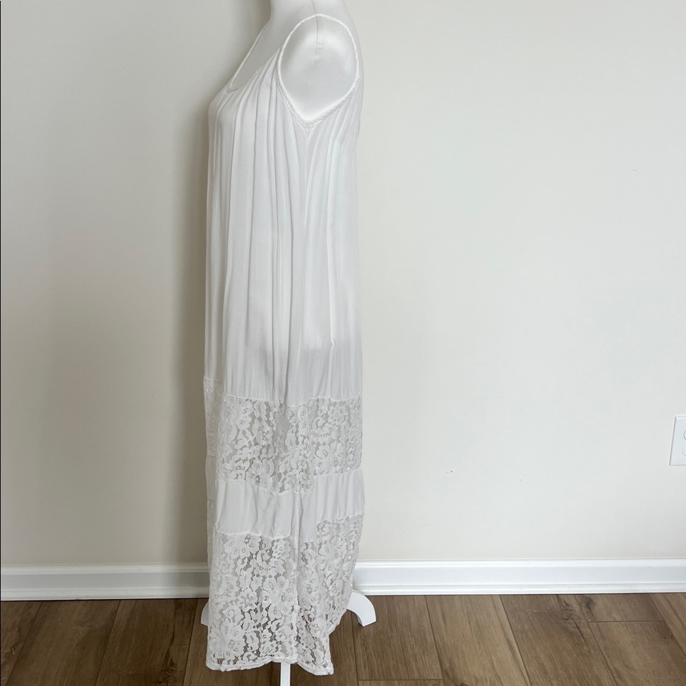 Zanzea White Maxi Dress with Lace Inserts - Picture 2 of 3